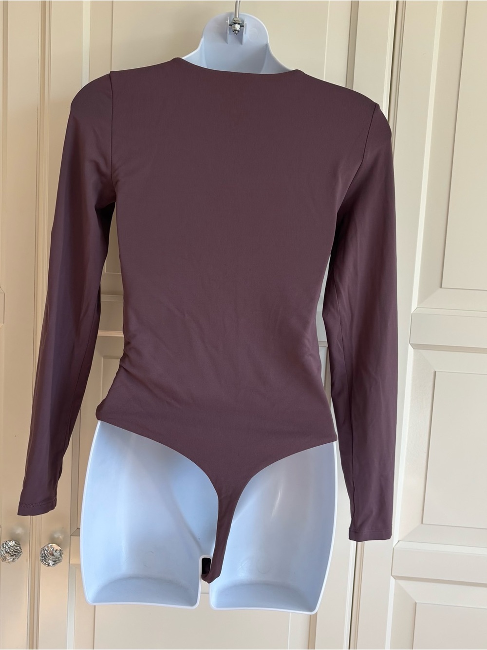 Aritzia
Contour Fixture Bodysuit Smoked Eggplant Size M - Picture 8 of 14